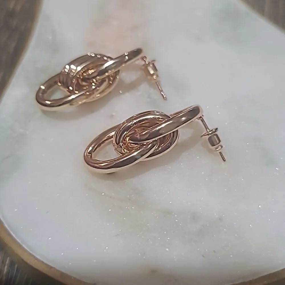 ♡♡♡ Oversized  Chain Link Statement Earring in Gold Tone